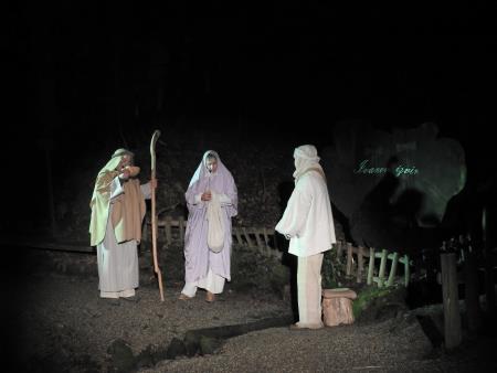 Utrinki iz druge uprizoritve predstave Božična noč, odigrane 5.1.2019 17